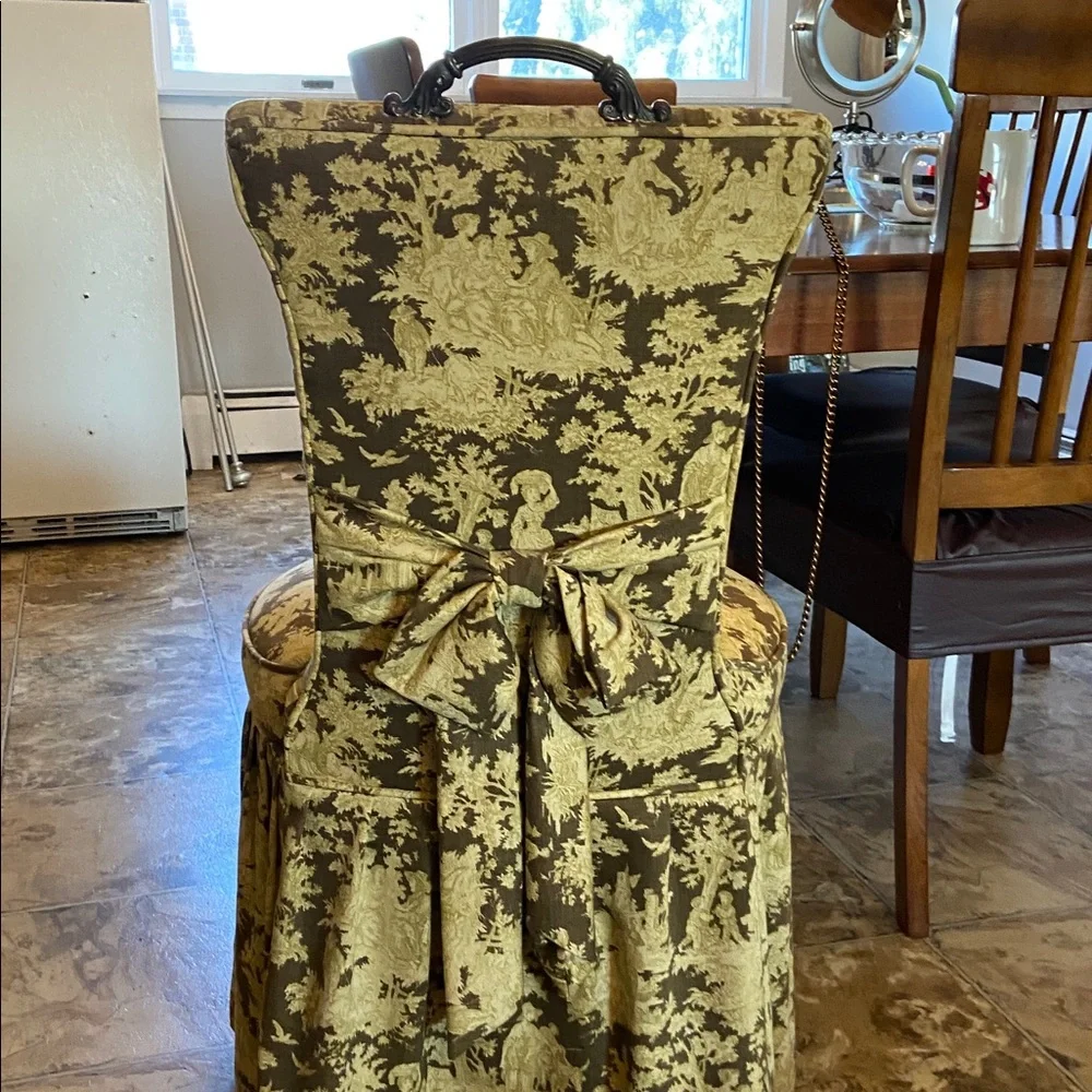 Elegant Floral Patterned Chair